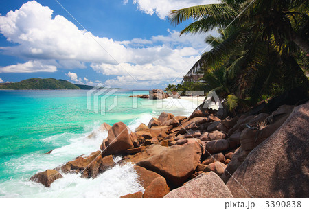 Beautiful rocky coast in Seychelles Beautiful rocky coast in Seychelles 3390838