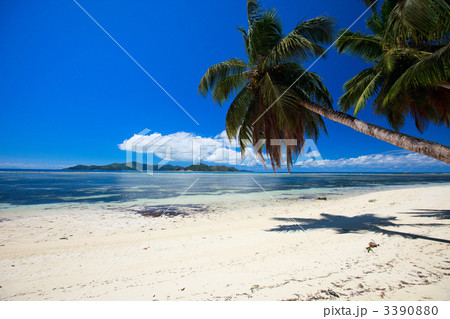 Perfect beach in Seychelles 3390880