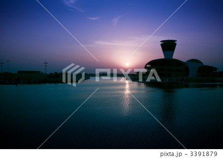 アラブ首長国連邦の朝焼けの様子。 3391879