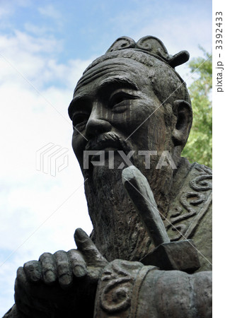 お茶の水　湯島聖堂　孔子銅像 3392433