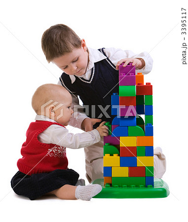 Brother and sister 3395117