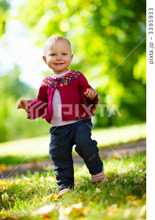 Baby girl walking Baby girl walking 3395933