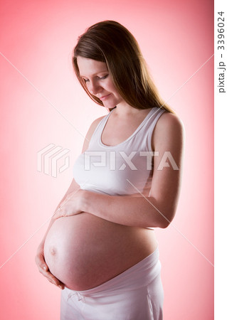 Beautiful pregnant woman 3396024