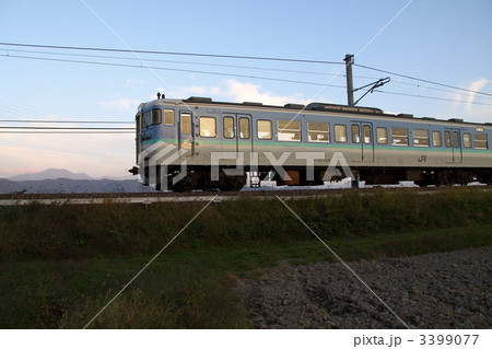 3399077