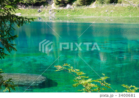 イタリア　ドロミティ　カレッツァ湖 3400681