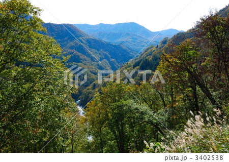 秋山郷の中津川渓谷 3402538