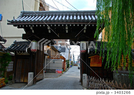 京都の旧遊郭「島原大門」（京都市下京区） 3403266