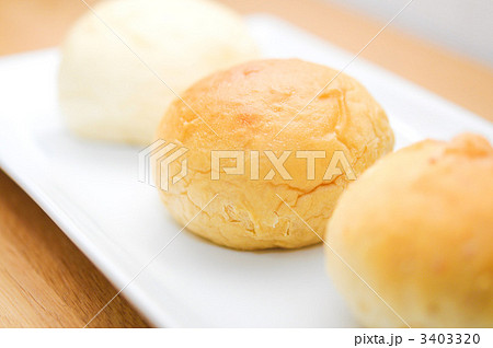 3403320