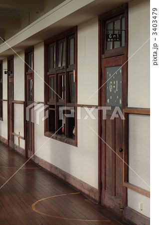 豊郷小学校　廊下 3403479