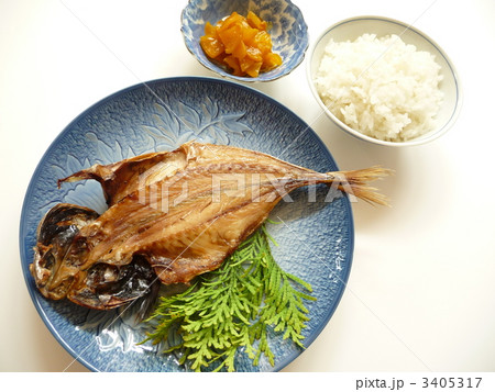 焼き魚の食事イメージ 3405317
