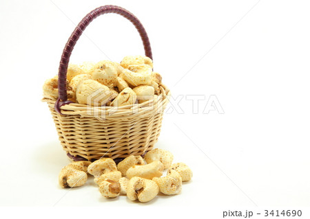 籠に入れたポン菓子 3414690