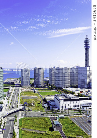 横浜みなとみらいの風景(横浜市西区、横浜駅付近より) 3415658