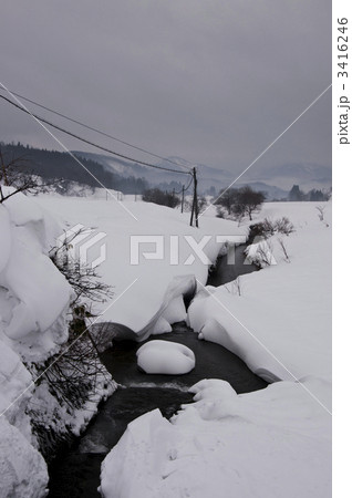 冬の雪景色 冬の雪景色 3416246