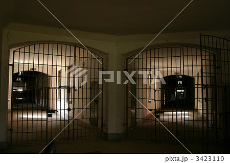 刑務所 3423110