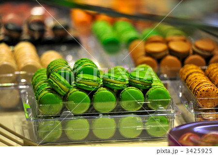 フランスのスイーツ　マカロン 3425925