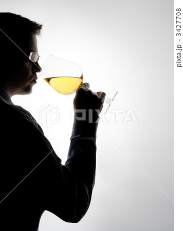 tasting wine 3427708