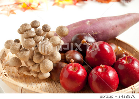 秋の味覚 3433976