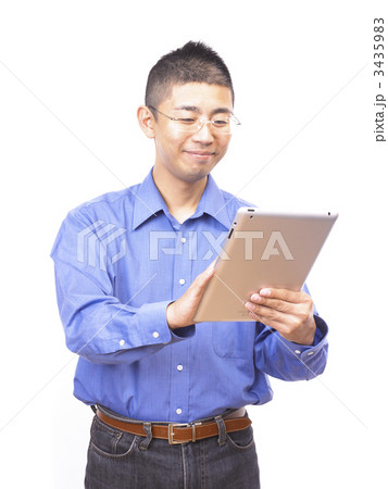 iPadと男性 3435983