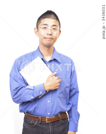 iPadと男性（抱える） 3436031