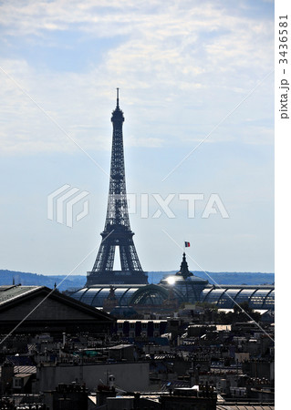 デパートの屋上からグラン・パレ越しに見たエッフェル塔 3436581
