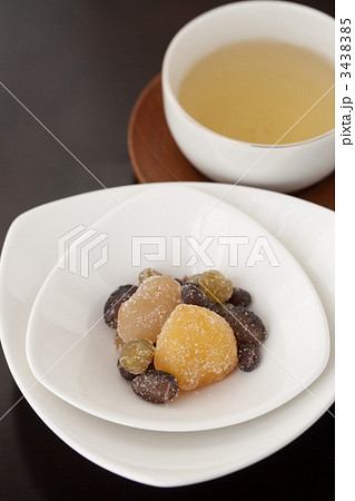 甘納豆と緑茶 黒バック 甘納豆と緑茶 黒バック 3438385