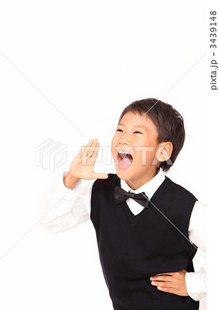 叫ぶ男の子 3439148