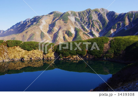 立山と青いミクリガ池 立山と青いミクリガ池 3439308