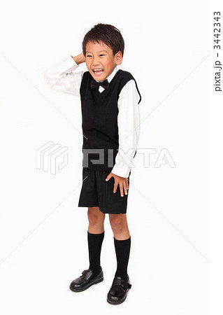 照れる男の子 3442343