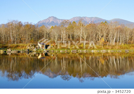 八ヶ岳の湖面反射 3452720