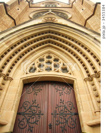 扉 ドア セント メアリー大聖堂の写真素材