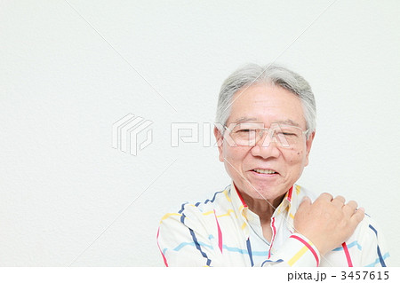 肩凝り　関節痛　男性 3457615
