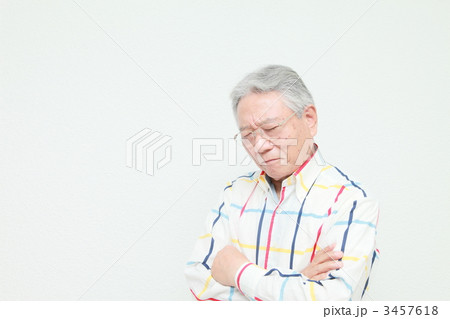 頭痛　男性 3457618