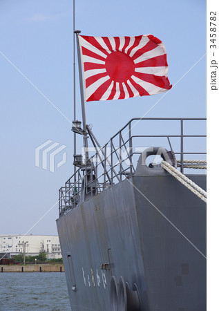 護衛艦ちょうかい（イージス艦）と旭日旗 3458782