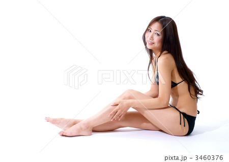 水着の若い女性 水着の若い女性 3460376