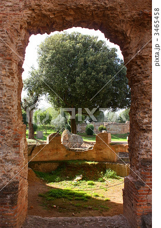 ヴィッラ・アドリアーナ（ハドリアヌスの別荘） 3465458