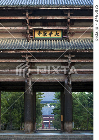 東大寺南大門と大仏殿 東大寺南大門と大仏殿 3466885