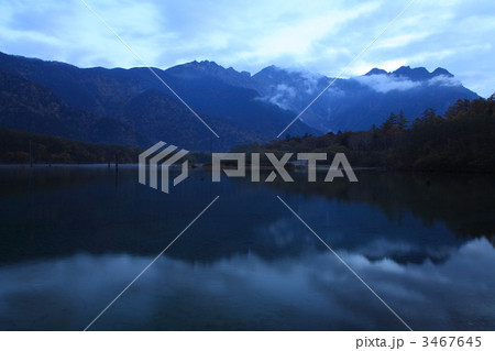 大正池の朝 3467645
