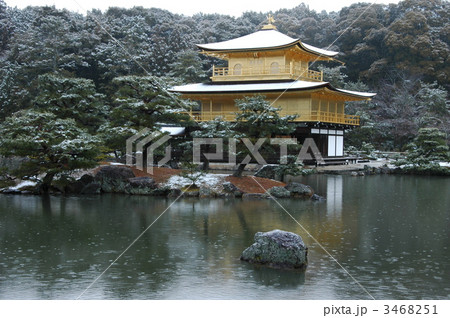 冬の金閣寺 3468251