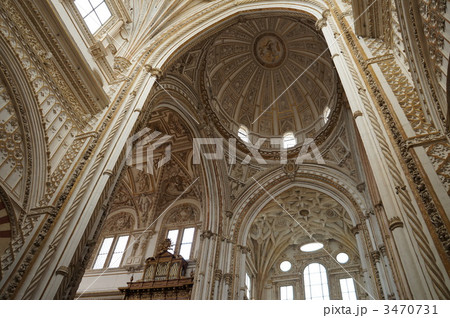 スペイン　コルドバのメスキータ内部 3470731