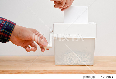 3473963
