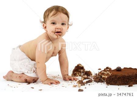 Baby and birthday cake 3474761