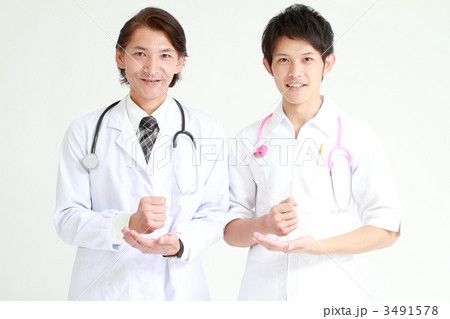 ひらめく医療スタッフ 3491578