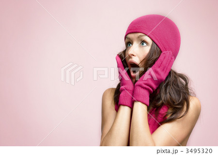 surprised young woman 3495320