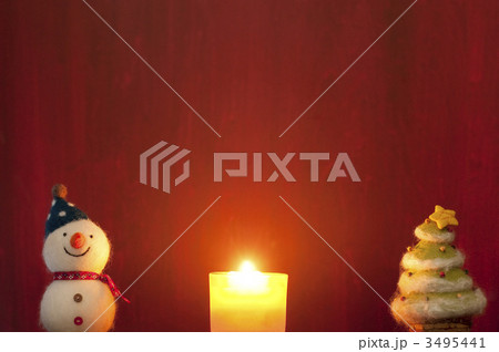 雪だるまとクリスマスツリーとキャンドル 3495441