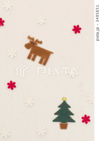 壁に飾り付けたクリスマスの飾り 3495651