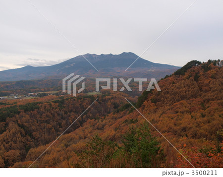 開田高原・九蔵峠より望む御嶽山 3500211