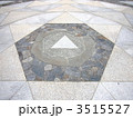 鞍馬山　本殿（金堂）前の六芒星　 3515527
