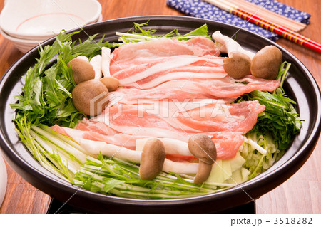 キャベツと豚肉の酒蒸し 3518282