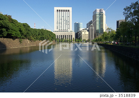 皇居日比谷濠からのDNタワー21とザ・ペニンシュラ東京 皇居日比谷濠からのDNタワー21とザ・ペニンシュラ東京 3518839