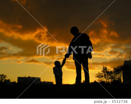 father with baby sunset 3532736